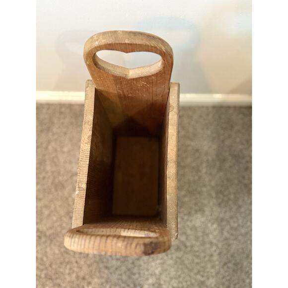 Vintage Wood Magazine Rack with Heart Cutouts Cottage Core 7 x 11 x 21" Tall - Picture 7 of 7